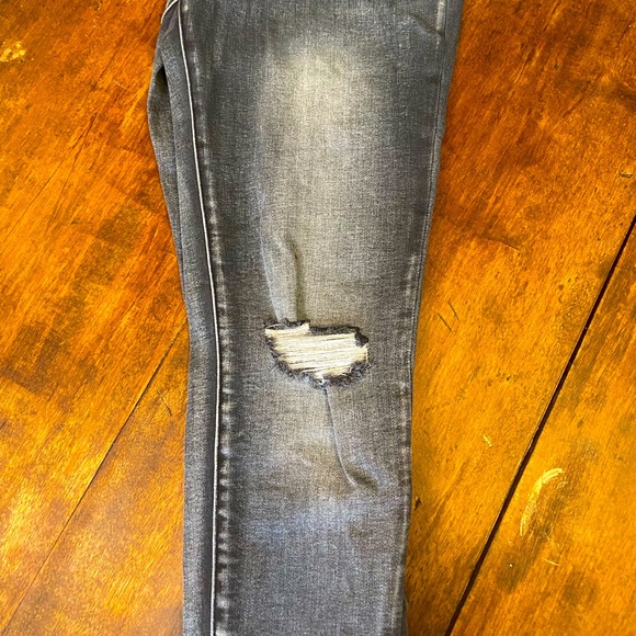 Mid-Rise Distressed Skinny Jeans - Picture 3 of 3